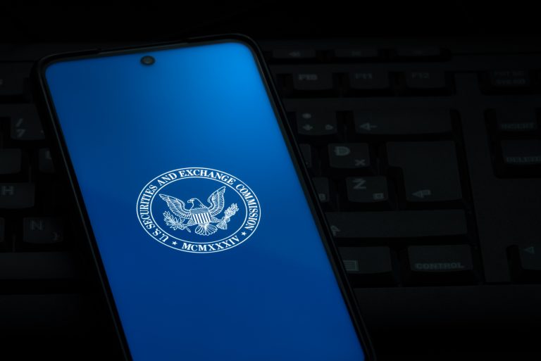 Altcoins aufgrund von SEC-Klagen im freien Fall Altcoins aufgrund von SEC-Klagen im freien Fall