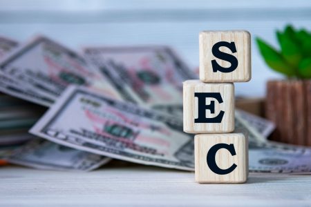 SEC verzögert Entscheidung über Spot-Bitcoin-ETF SEC verzögert Entscheidung über Spot-Bitcoin-ETF