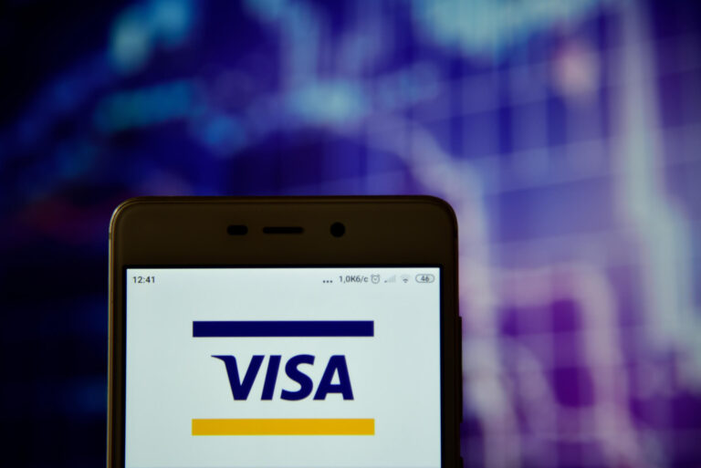 Visa und Coinbase spannen für Echtzeit-Krypto-Transaktionen zusammen Visa und Coinbase spannen für Echtzeit-Krypto-Transaktionen zusammen